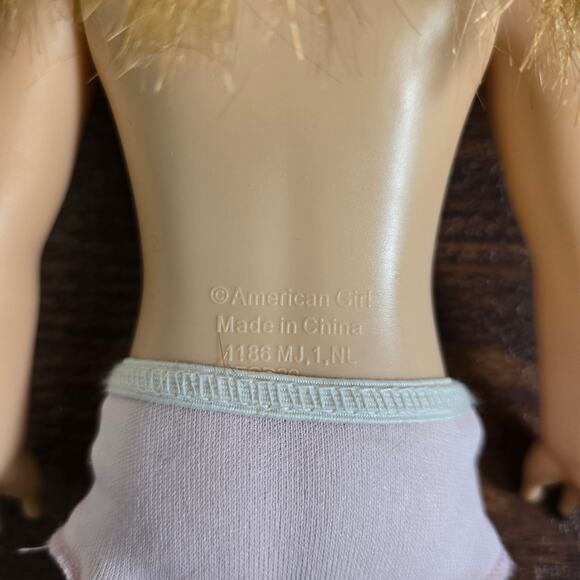 American Girl Willie Wishers 14" Willa Doll with Straight Hair Rain Boot Outfit - Picture 9 of 9